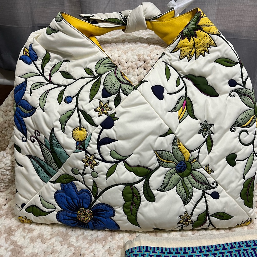 Tory Burch - Picture 3 of 6